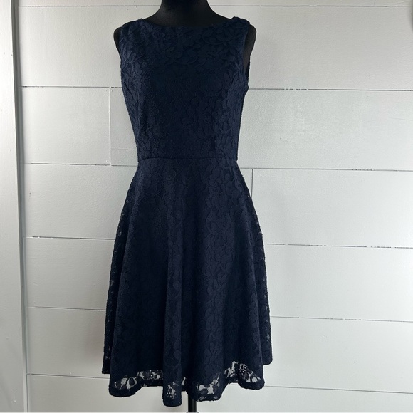 Speechless Dresses & Skirts - NWT Speechless Navy Bl Sleeveless fit&flare floral lace dress (skater) Back zip